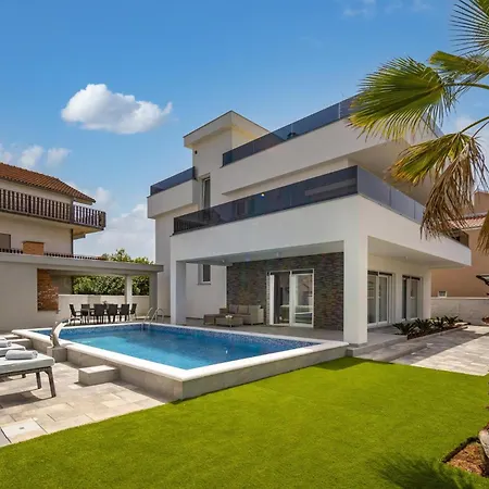 Gemella Holiday home *
