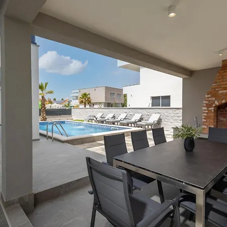 Gemella Vakantiehuis Sukošan