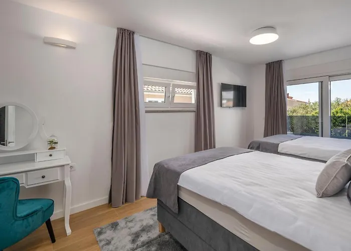 Gemella Ferienhaus Sukošan